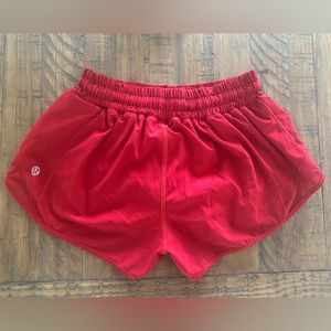 Lululemon low rise hotty hots//length 2.5//color dark red